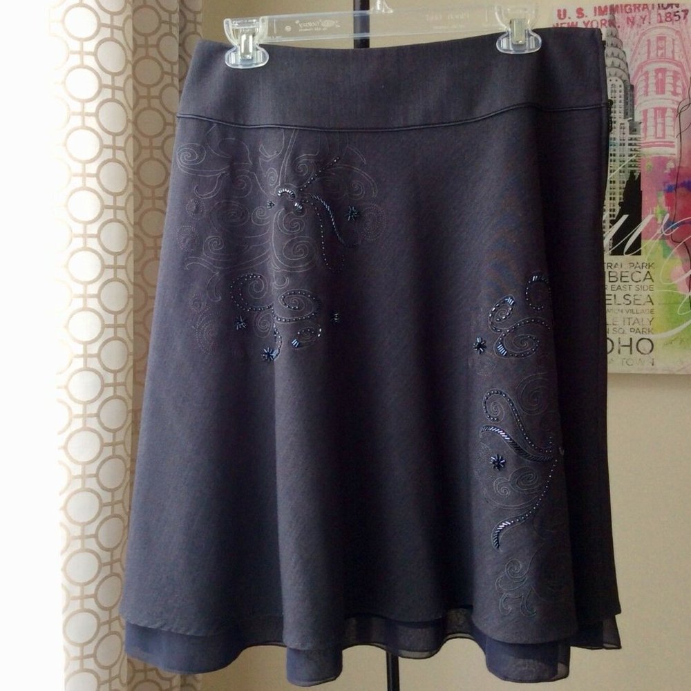 Atelier A-Line Knee Length Gray Skirt w/Embroidery and Beads Fully Lined Size 4